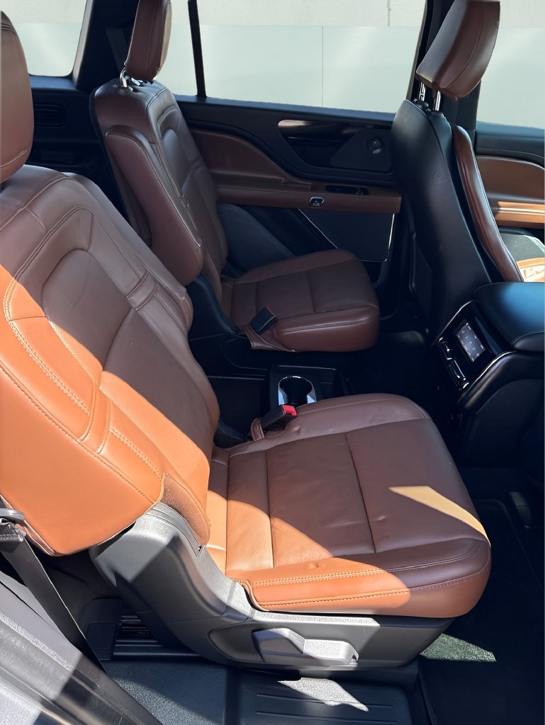 Used 2021 Lincoln Aviator Reserve w/ Elements Package Plus RWD image 18