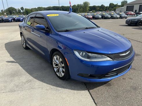 Used 2015 Chrysler 200 S w/ Navigation & Sound Group I FWD image 3