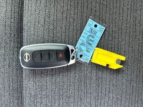 Used 2023 Nissan Rogue SV image 31