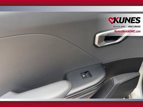 Used 2025 Kia K4 FWD image 33
