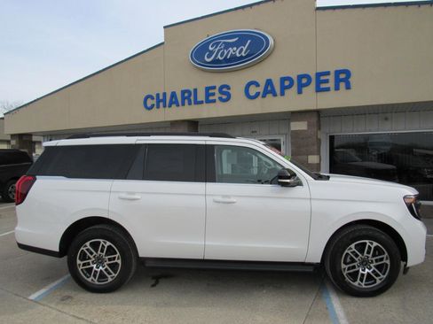 New 2026 Ford Expedition Active image 4