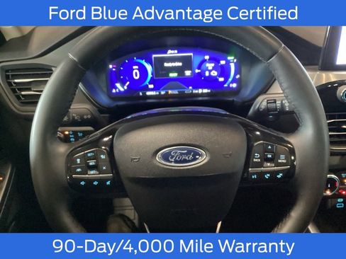 Used 2022 Ford Escape Titanium image 17