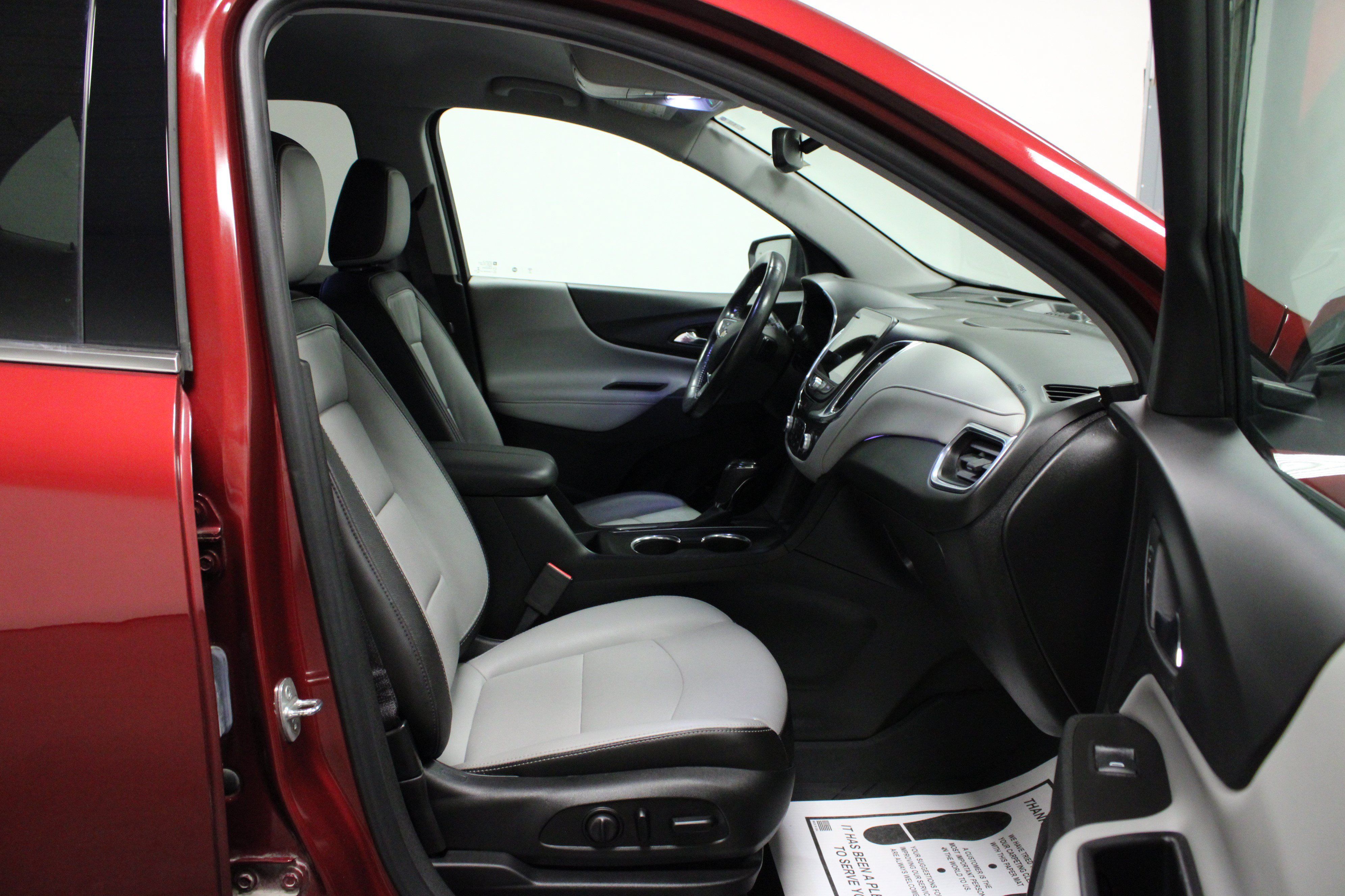 Used 2020 Chevrolet Equinox Premier FWD image 16