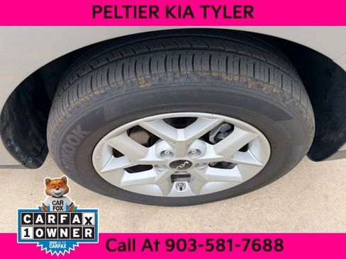 Certified 2025 Kia Soul LX w/ LX Technology Package FWD image 14