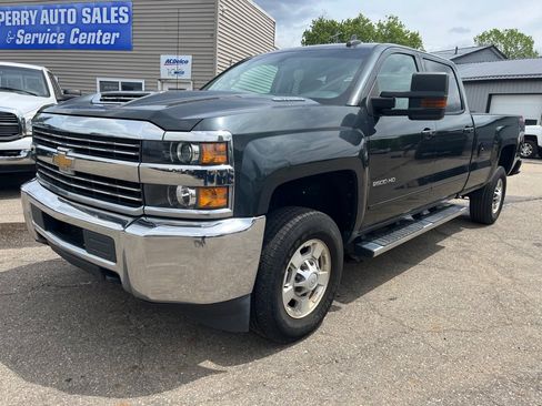 Used 2017 Chevrolet Silverado 2500 LT AWD/4WD image 2