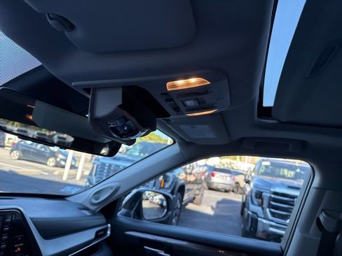 Used 2020 Toyota Highlander Limited image 23