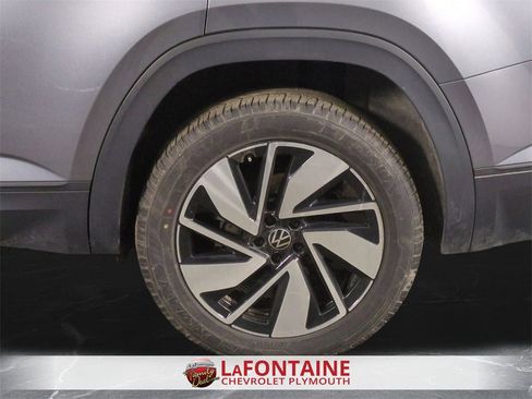 Used 2024 Volkswagen Atlas SE image 32