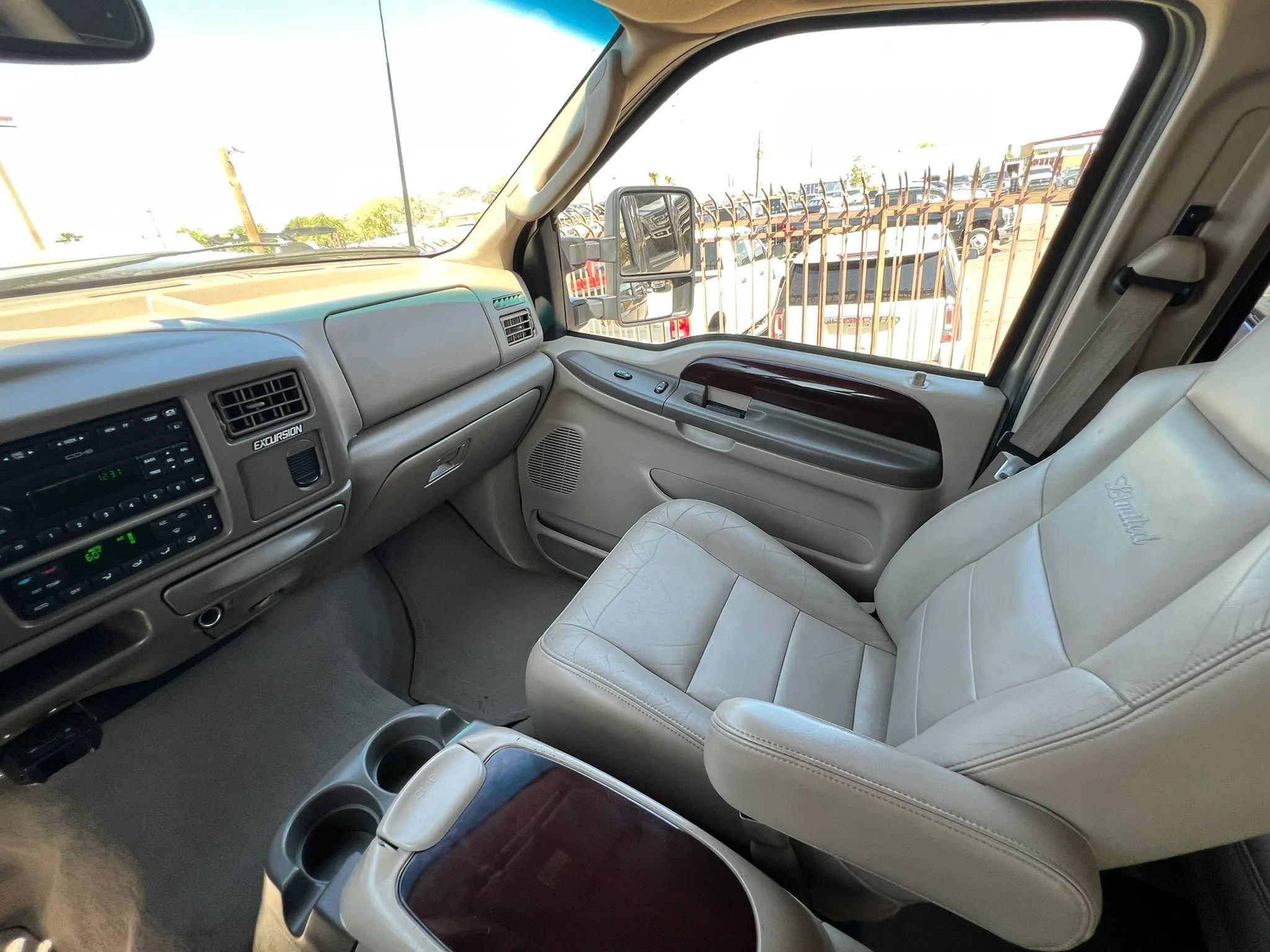 Used 2003 Ford Excursion Limited AWD/4WD image 32