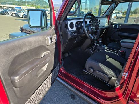 Used 2021 Jeep Wrangler Unlimited Sport AWD/4WD image 15