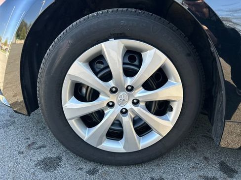 Used 2024 Toyota Corolla LE image 28