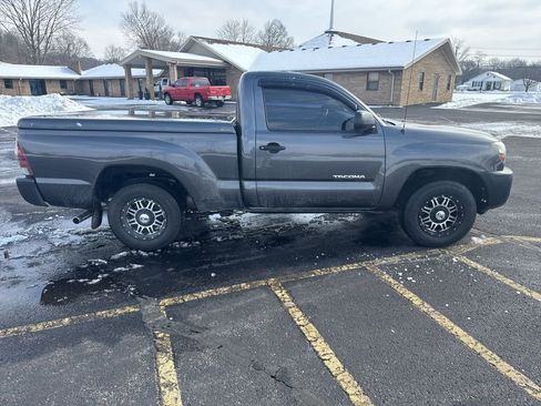 Used 2010 Toyota Tacoma 2WD Regular Cab image 7