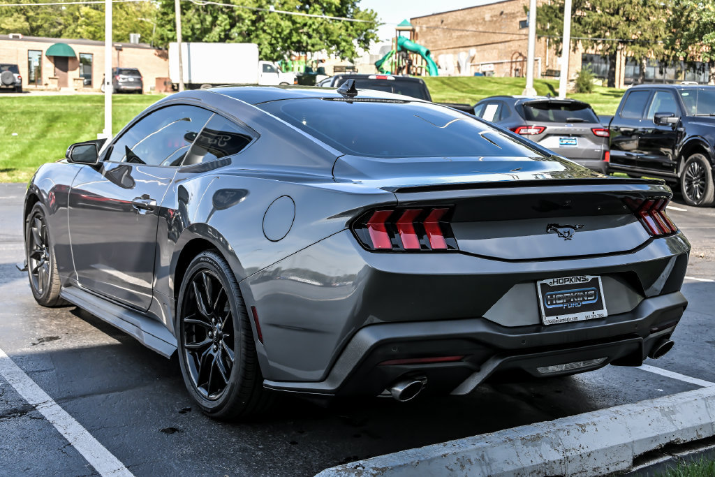 Certified 2025 Ford Mustang Coupe RWD image 6