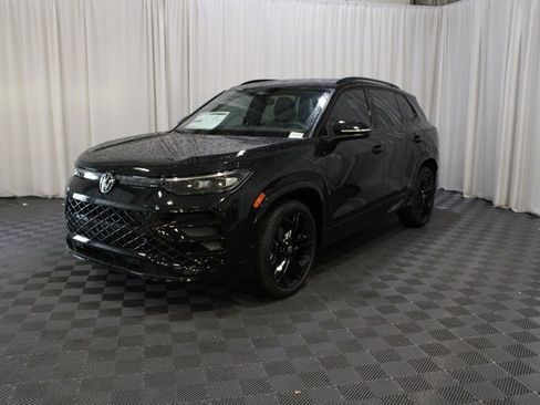 New 2025 Volkswagen Tiguan SE R-Line image 27