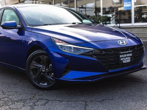 Used 2021 Hyundai Elantra SEL image 3