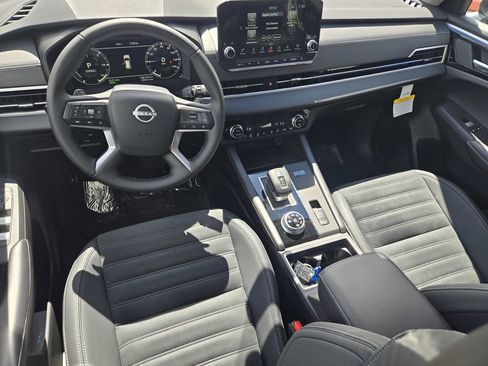 New 2026 Nissan Rogue SL AWD/4WD image 10