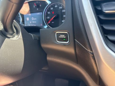 Used 2023 GMC Acadia SLE w/ Driver Convenience Package FWD image 22