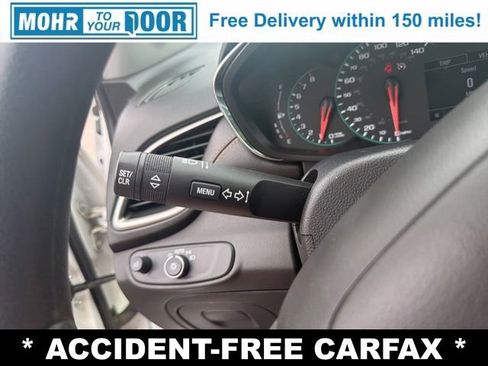 Used 2022 Chevrolet Trax LT FWD image 16