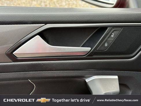 Used 2022 Volkswagen Tiguan SE image 27