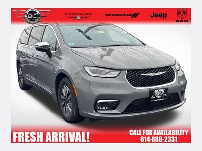 Used 2023 Chrysler Pacifica Limited