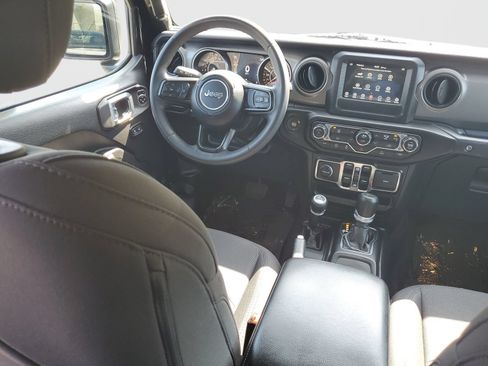Used 2023 Jeep Gladiator Sport AWD/4WD image 10
