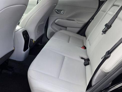 Used 2024 Hyundai Kona Limited FWD image 11