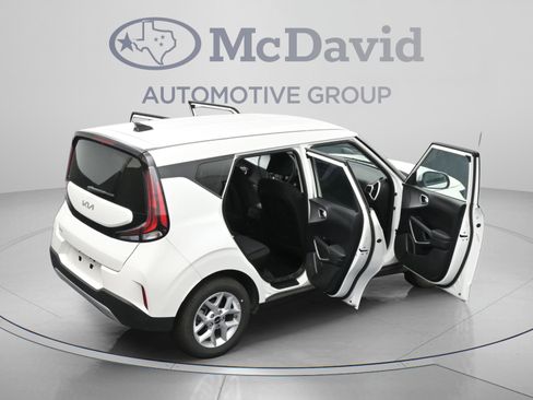 Used 2025 Kia Soul LX FWD image 46