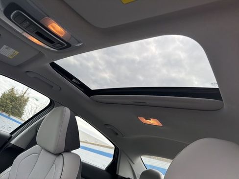 Used 2021 Hyundai Elantra Limited w/ Cargo Package image 11