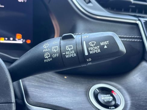 Certified 2024 Jeep Grand Cherokee Limited image 30