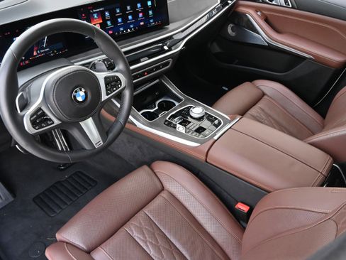 Used 2025 BMW X7 xDrive40i w/ Executive Package image 15