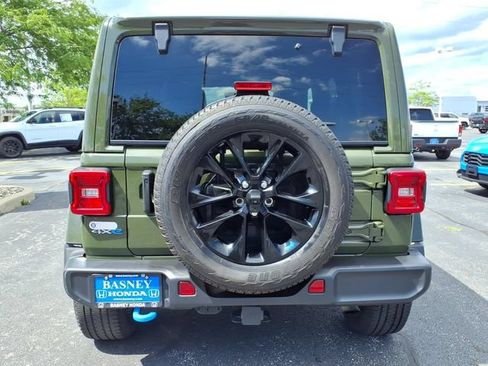 Used 2023 Jeep Wrangler Unlimited Sahara w/ Cold Weather Group AWD/4WD image 8