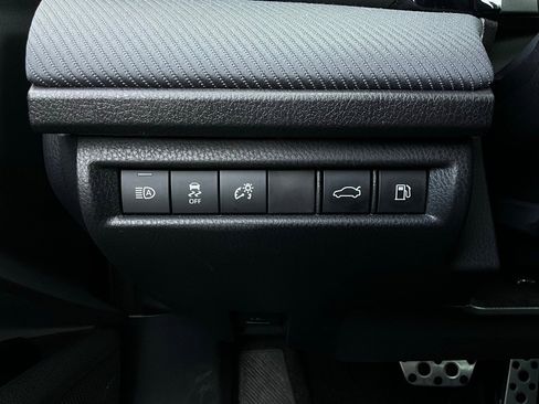 Used 2025 Toyota Camry SE image 22