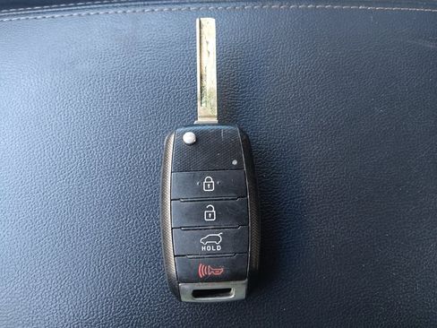 Used 2016 Kia Sorento AWD w/ LX Convenience Package image 32