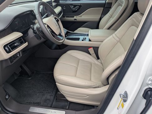 Used 2022 Lincoln Aviator Reserve w/ Equipment Group 201A image 13