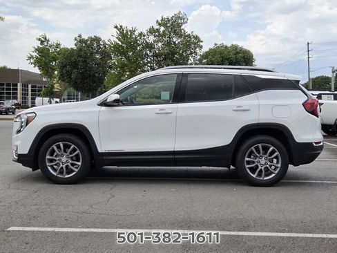 Used 2024 GMC Terrain SLT AWD/4WD image 2