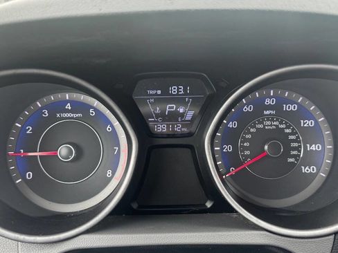 Used 2015 Hyundai Elantra SE image 15