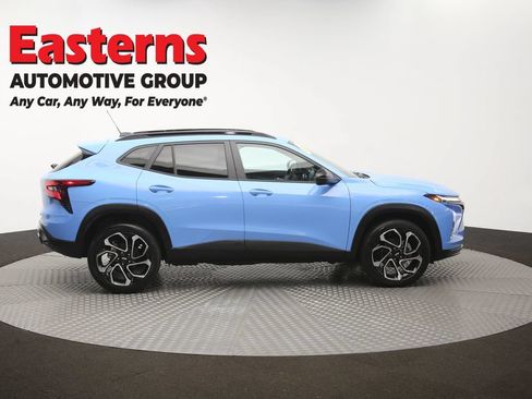 Used 2024 Chevrolet Trax RS w/ Driver Confidence Package FWD image 44