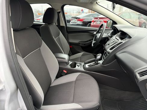 Used 2014 Ford Focus SE w/ SE Winter Package image 29