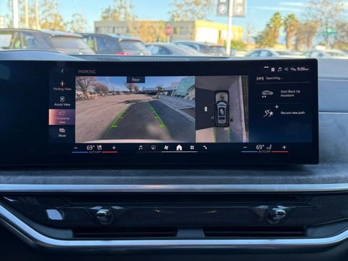 Certified 2024 BMW X7 xDrive40i w/ M Sport Package image 29