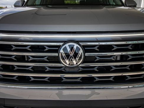 Used 2024 Volkswagen Atlas SE FWD image 7