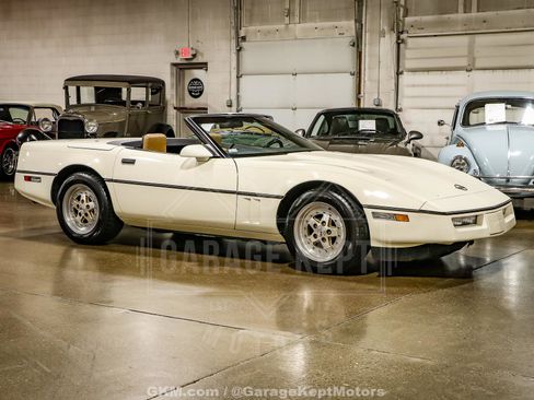 Used 1986 Chevrolet Corvette Pace Car Edition image 12