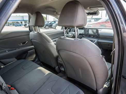 Used 2025 Hyundai Elantra Sport FWD image 18