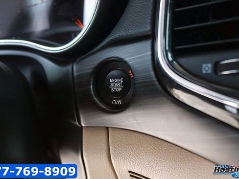 Used 2022 Jeep Grand Cherokee Laredo E w/ Security & Convenience Group AWD/4WD image 23