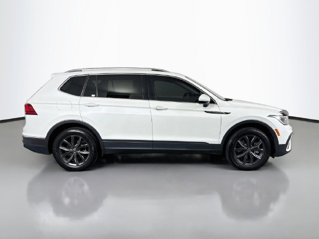 Used 2023 Volkswagen Tiguan SE AWD/4WD image 8
