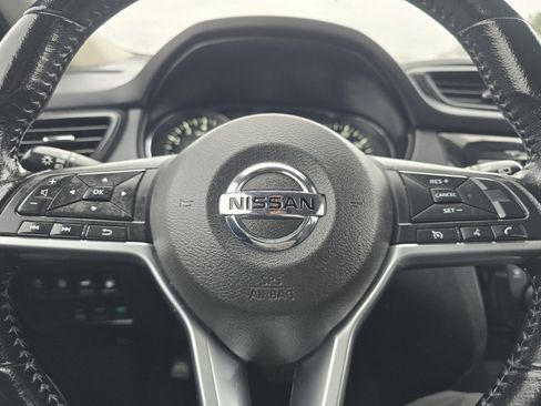 Used 2020 Nissan Rogue SV image 26