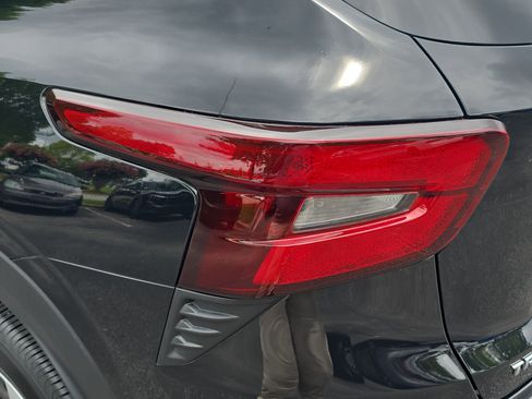Used 2024 Chevrolet Trax LS FWD image 34