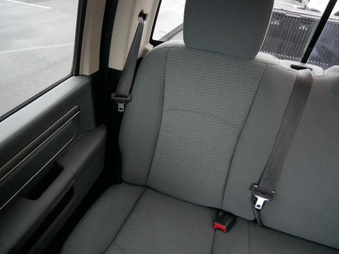 Used 2020 RAM 1500 Classic SLT image 12