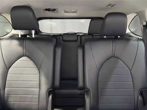 Used 2023 Toyota Highlander XLE image 26
