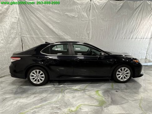 Used 2020 Toyota Camry LE image 14