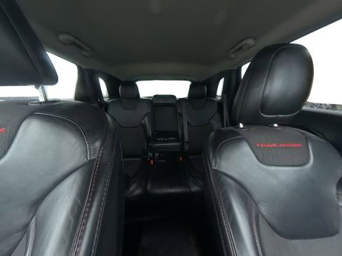 Used 2017 Jeep Cherokee Trailhawk image 25