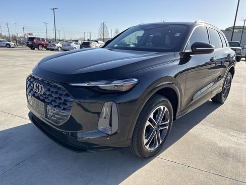 Certified 2025 Audi Q5 Premium w/ 19" Wheel Package AWD/4WD image 3